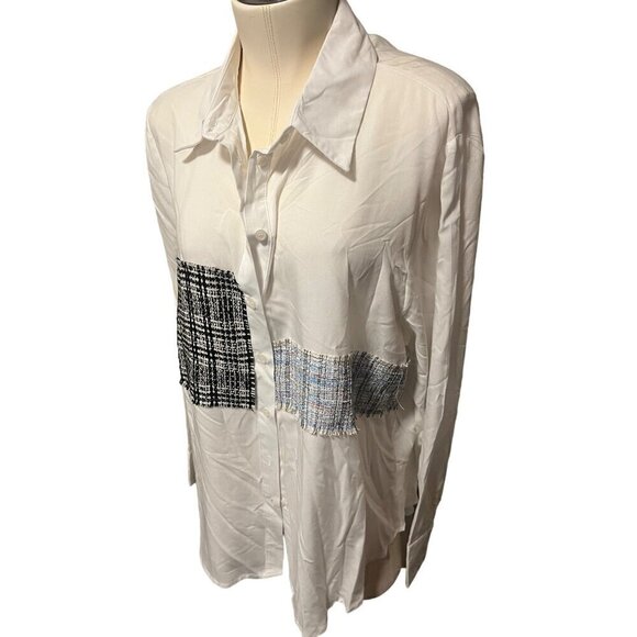 Button down dressy white blouse NWT  by Adore denim print - Picture 5 of 5
